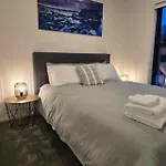 Cbd Apartment 3 - 2 Bed 2 Bath