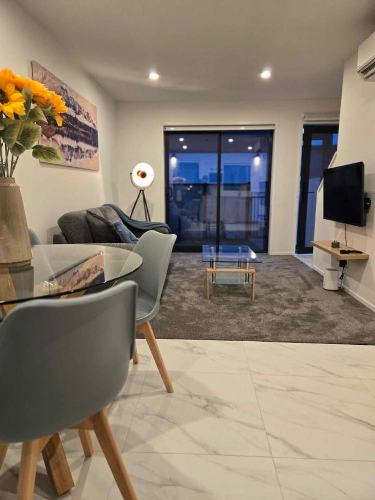 Cbd 3 - 2 Bed 2 Bath Christchurch