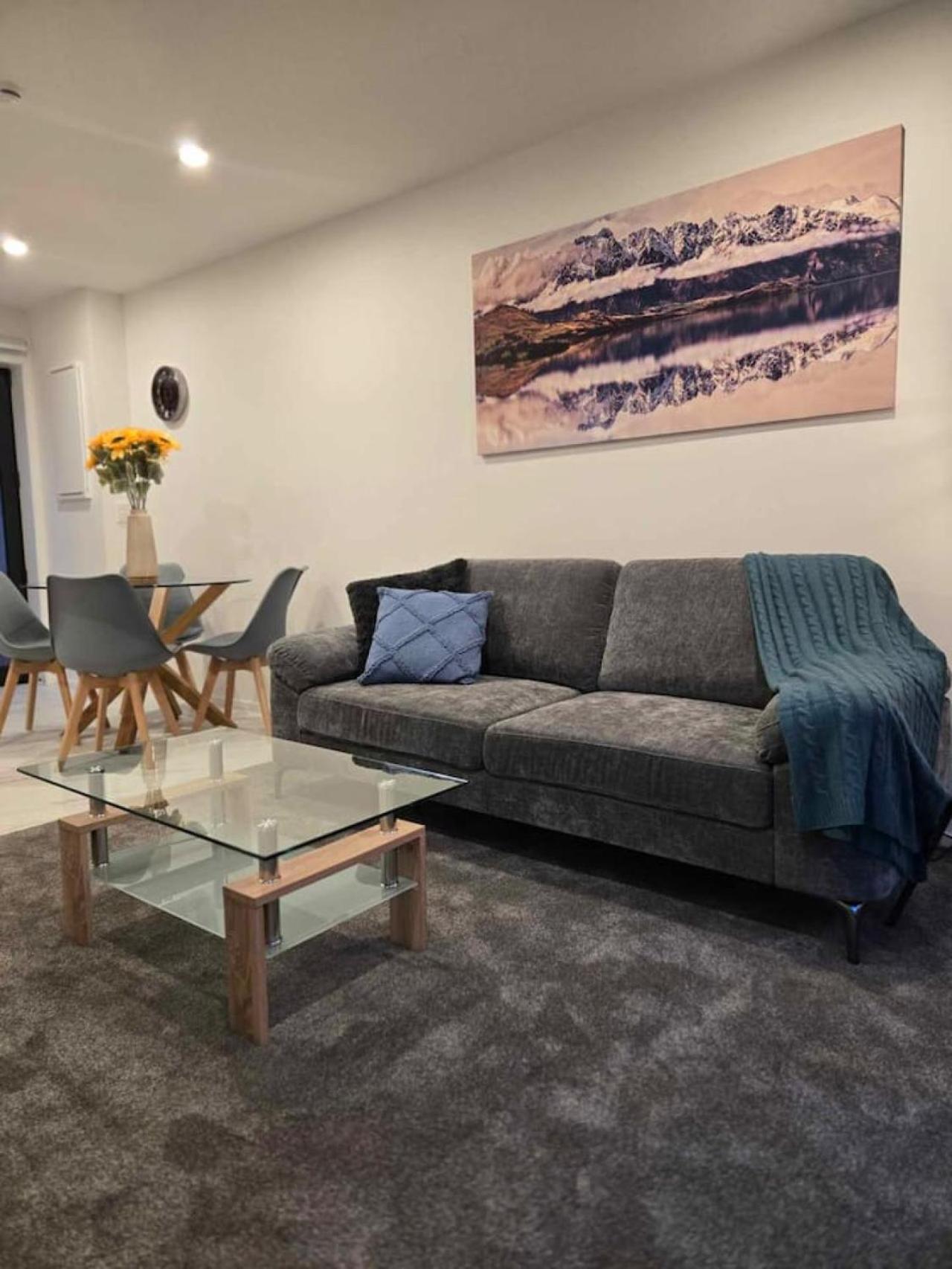 Cbd 3 - 2 Bed 2 Bath Apartment Christchurch